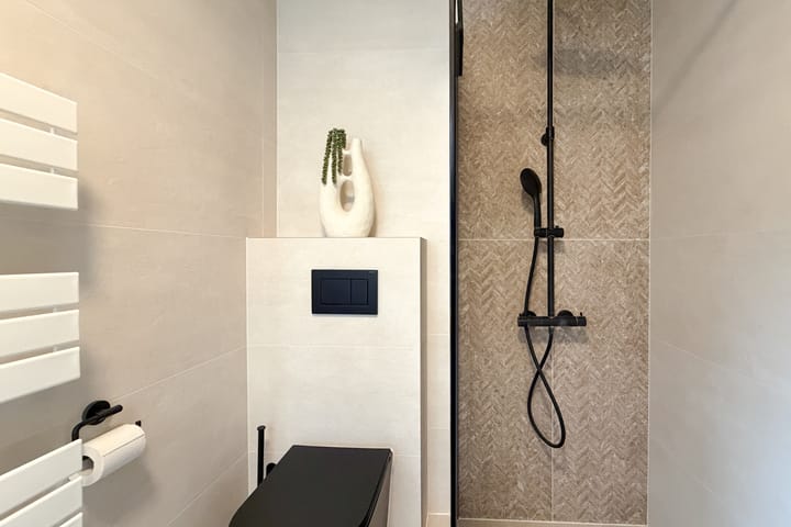 Foto 48 van van Limburg Stirumstraat 105