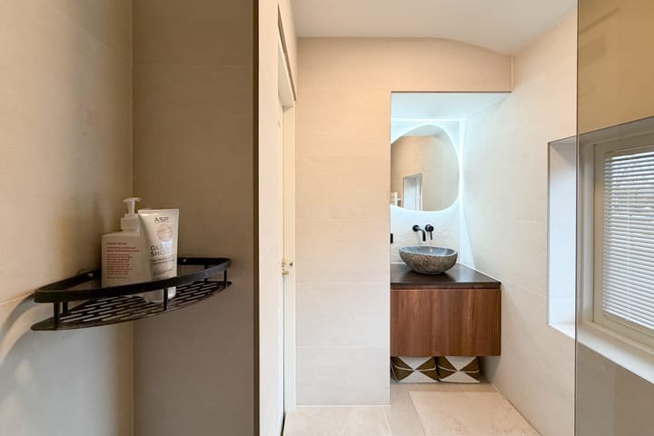 Foto 49 van van Limburg Stirumstraat 105