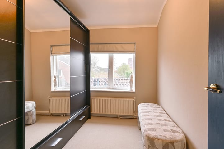 Foto 51 van van Limburg Stirumstraat 105