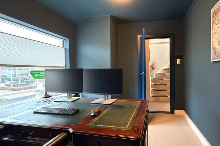 Foto 55 van van Limburg Stirumstraat 105