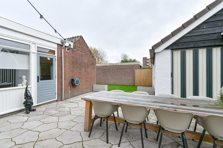 Foto 64 van van Limburg Stirumstraat 105