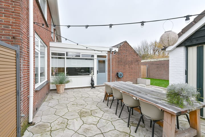 Foto 65 van van Limburg Stirumstraat 105