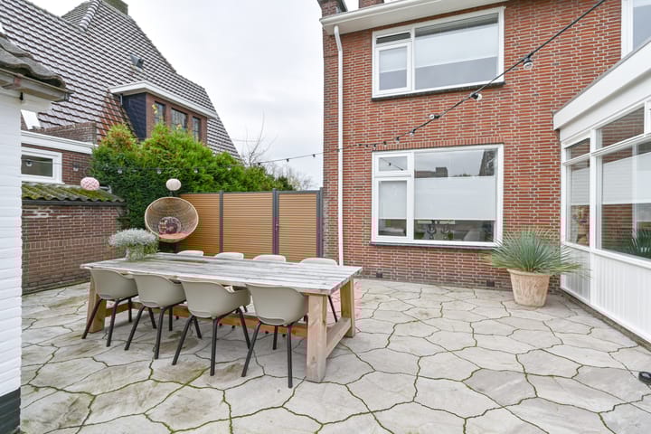 Foto 68 van van Limburg Stirumstraat 105