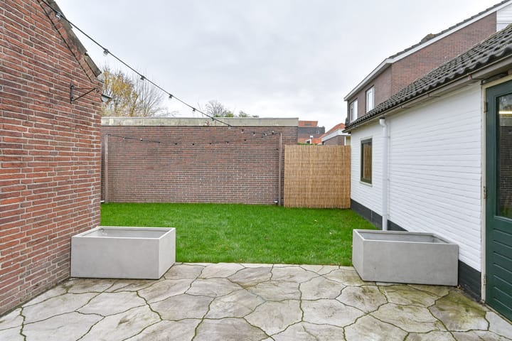 Foto 69 van van Limburg Stirumstraat 105