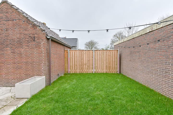 Foto 70 van van Limburg Stirumstraat 105