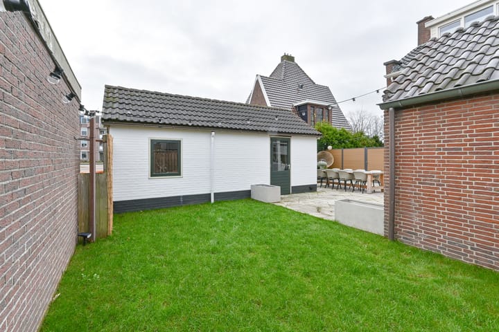 Foto 72 van van Limburg Stirumstraat 105