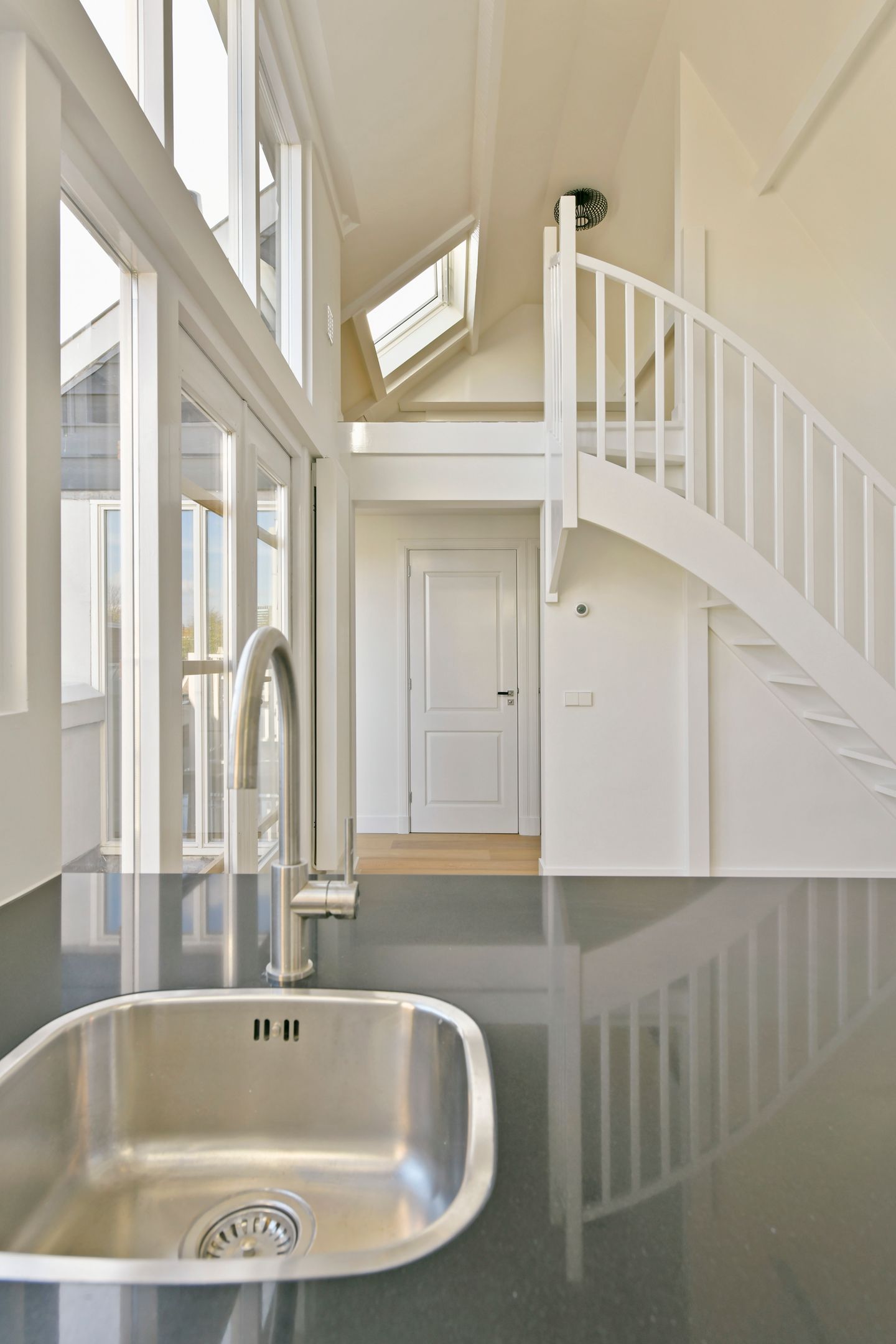 Foto 4 van Montelbaanstraat 15-4