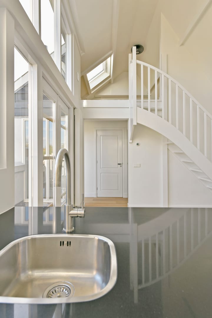 Photo 4 of Montelbaanstraat 15-4