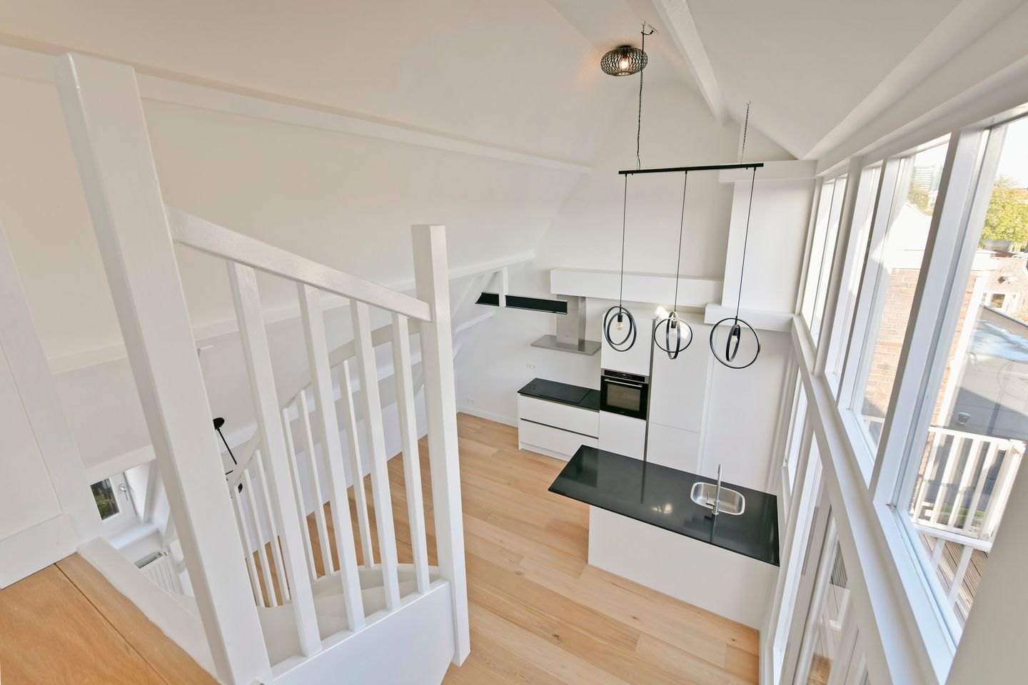 Foto 14 van Montelbaanstraat 15-4