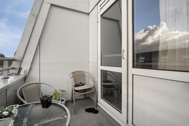 Photo 16 of Mathenesserstraat 47-E