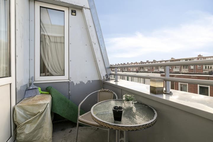 Photo 17 of Mathenesserstraat 47-E