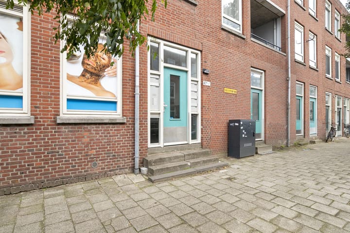 Photo 18 of Mathenesserstraat 47-E