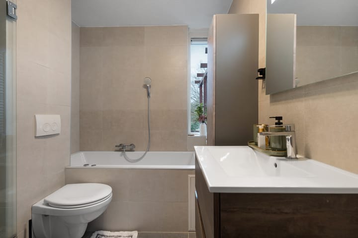 Foto 23 van Larensteinselaan 37