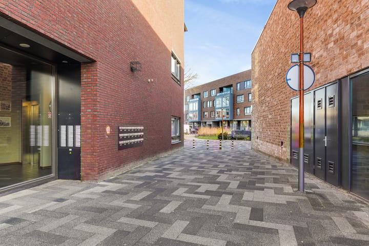 Foto 7 van Banier 32