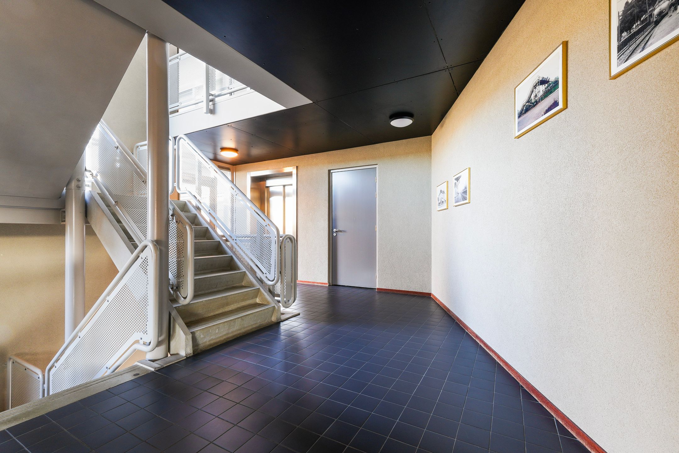 Foto 12 van Banier 32