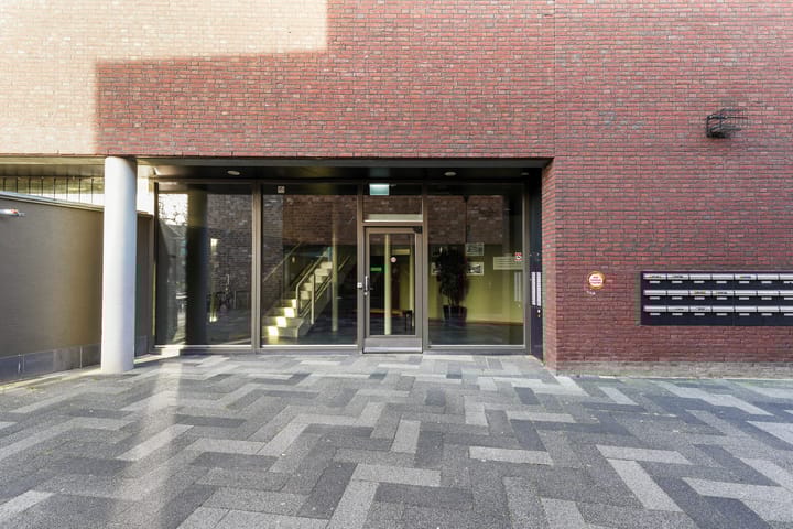 Foto 8 van Banier 32