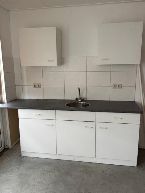 View photo 3 of Handelsweg 25