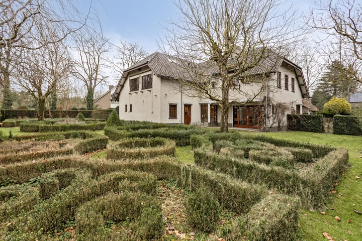 Photo 2 of Pieter Theeuwenlaan 18