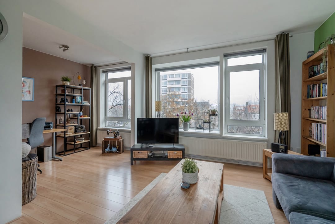 Photo 13 of Burgemeester Elsenlaan 18