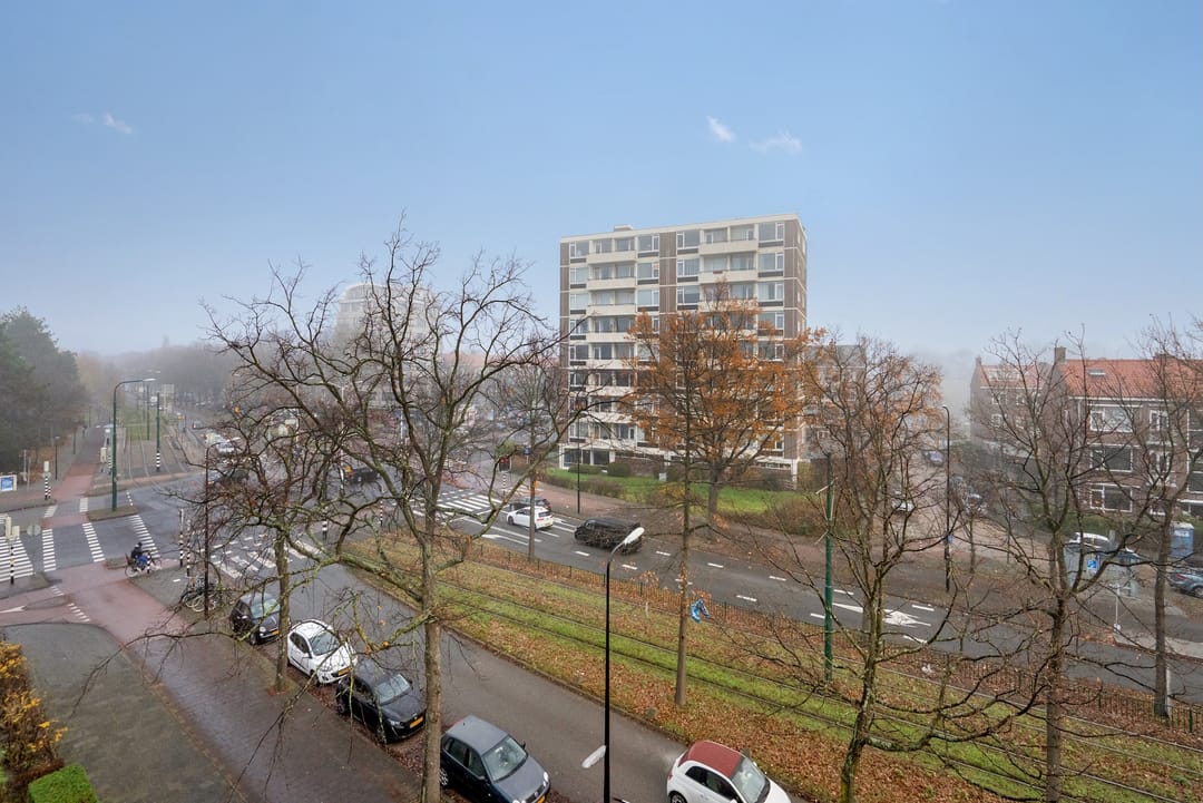 Photo 11 of Burgemeester Elsenlaan 18