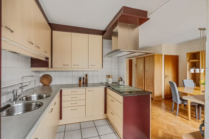 Photo 8 of Floreslaan 80