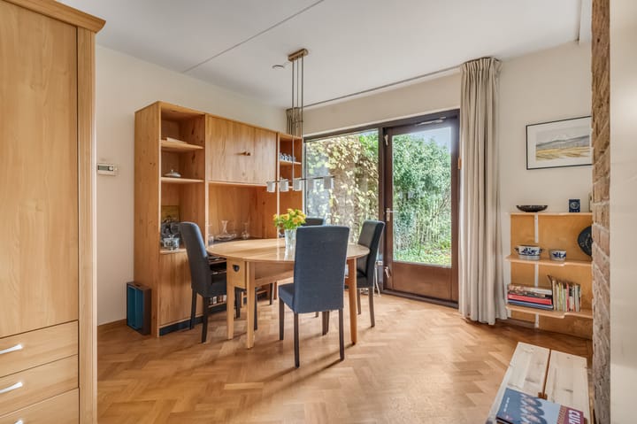 Photo 6 of Floreslaan 80