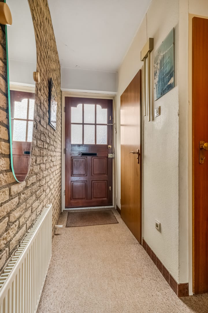 Photo 11 of Floreslaan 80