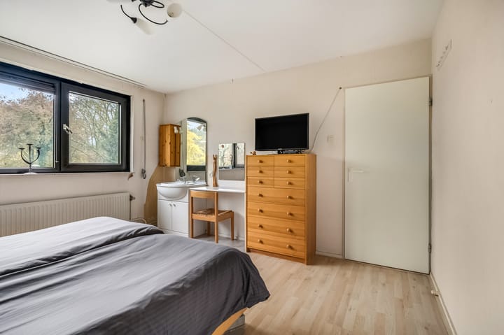 Photo 14 of Floreslaan 80