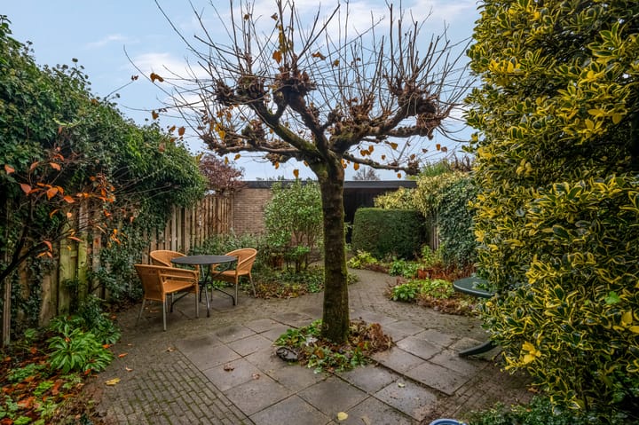 Photo 37 of Floreslaan 80