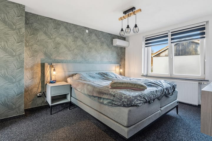 Foto 16 van Montfortstraat 90