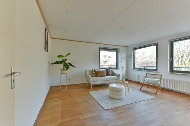 Foto 9 van Henriëtte Roland Holststraat 38