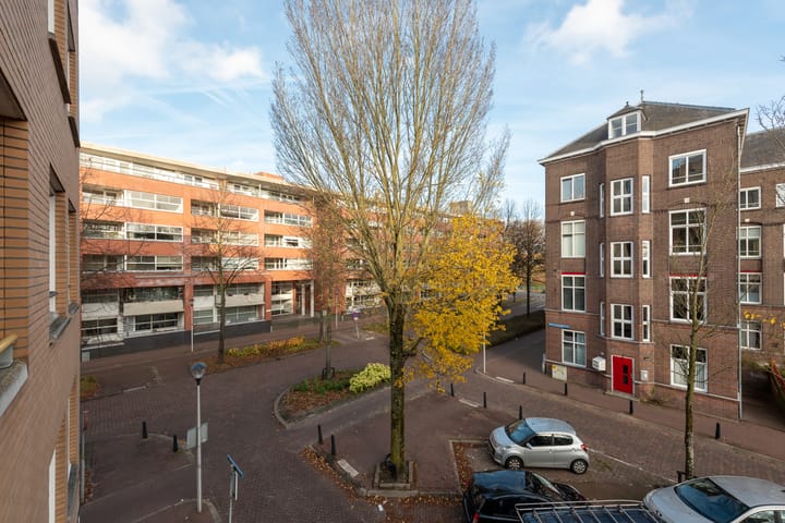 Foto 11 van Henriëtte Roland Holststraat 38