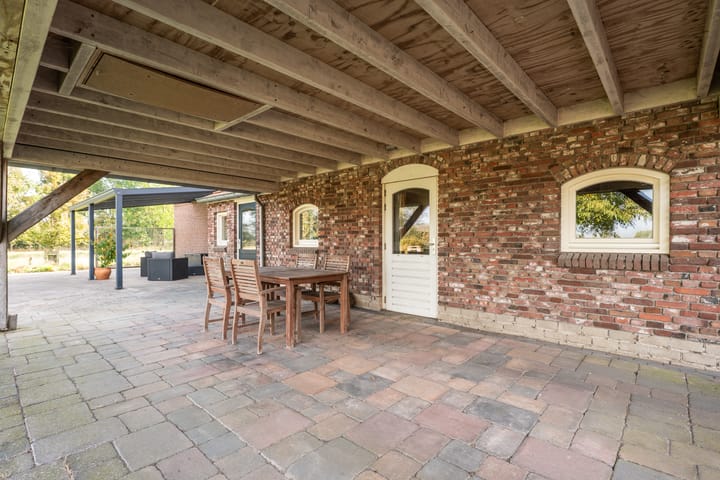 Photo 39 of Broekstraat 2