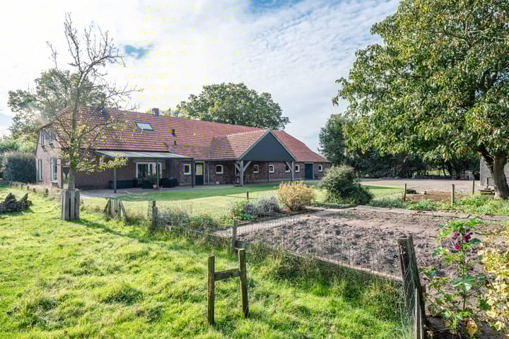 Photo 41 of Broekstraat 2