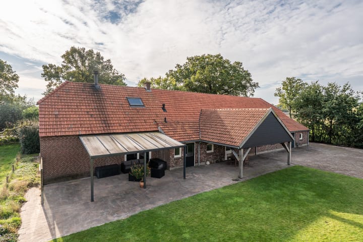 Photo 45 of Broekstraat 2