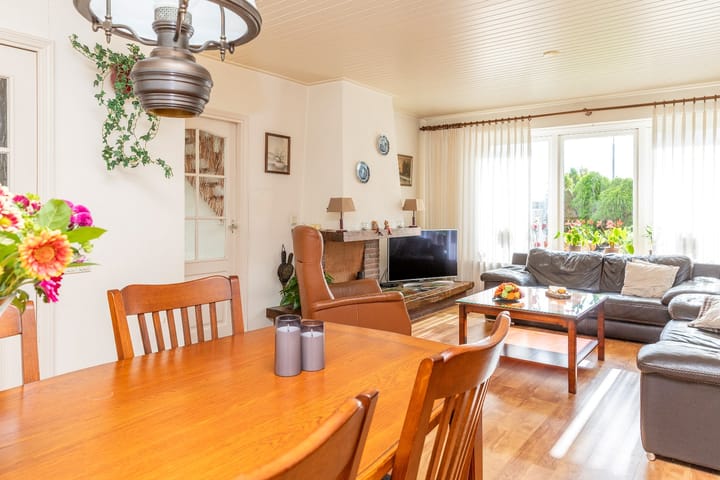 Photo 15 of Voorstraat 58