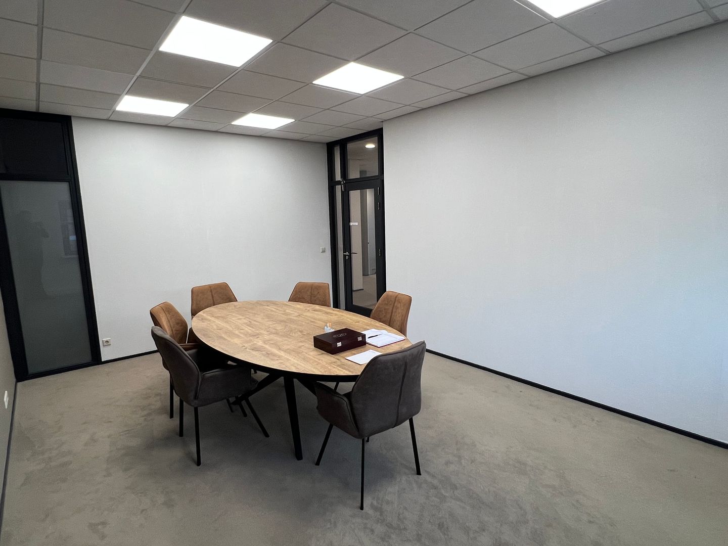 View photo 2 of Fokkerstraat 18