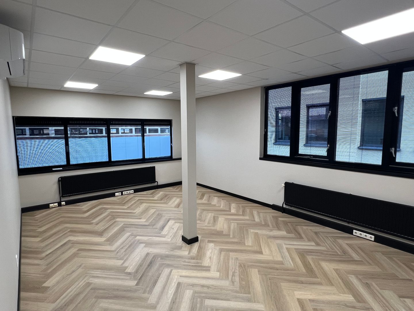 View photo 3 of Fokkerstraat 18