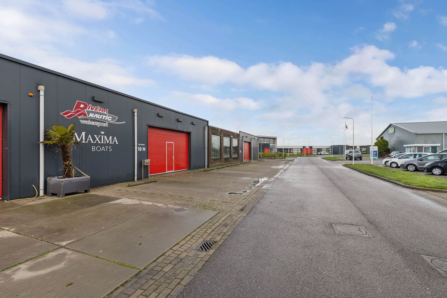 View photo 2 of De Iisbaan 10-n