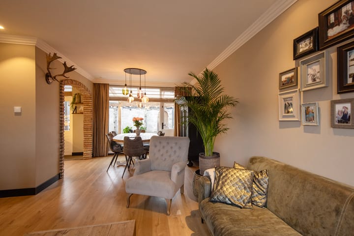 Foto 6 van Anna van Burenstraat 21