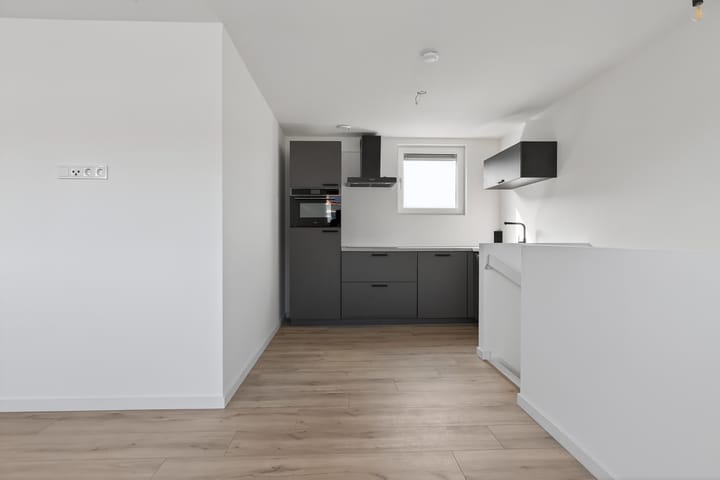 Photo 2 of Staringstraat 1-B