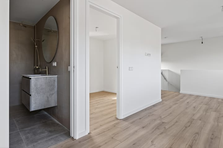 Photo 3 of Staringstraat 1-B