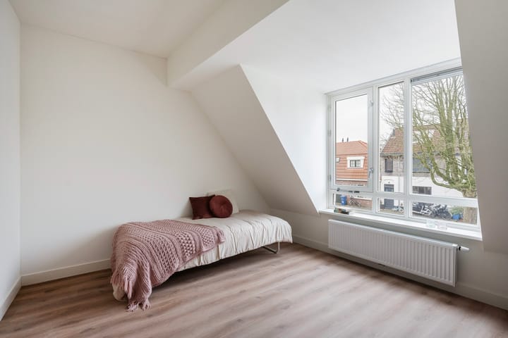 Photo 19 of Billitonstraat 15