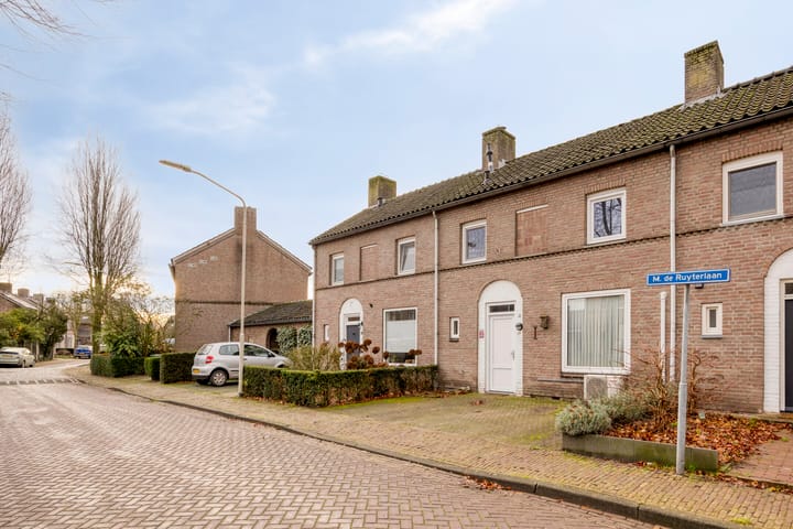 Photo 34 of Michiel de Ruyterlaan 25