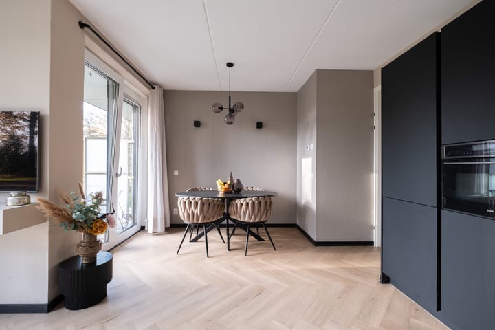 Photo 5 of Waardereiland 7