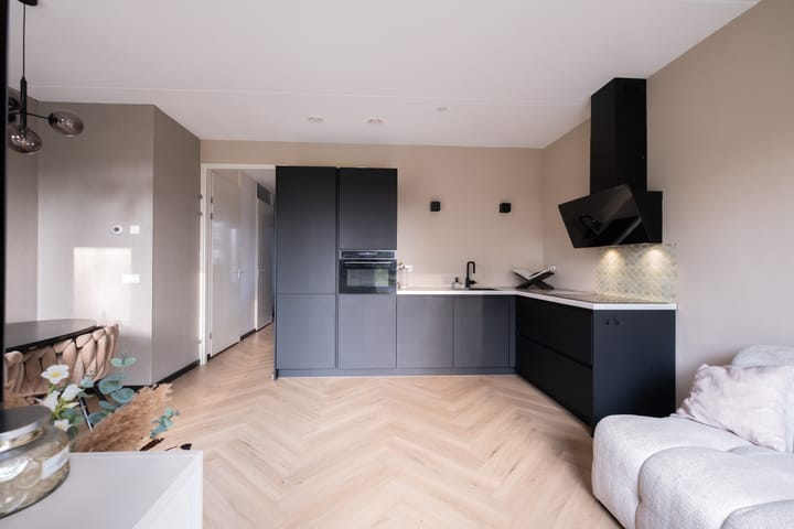 Photo 6 of Waardereiland 7