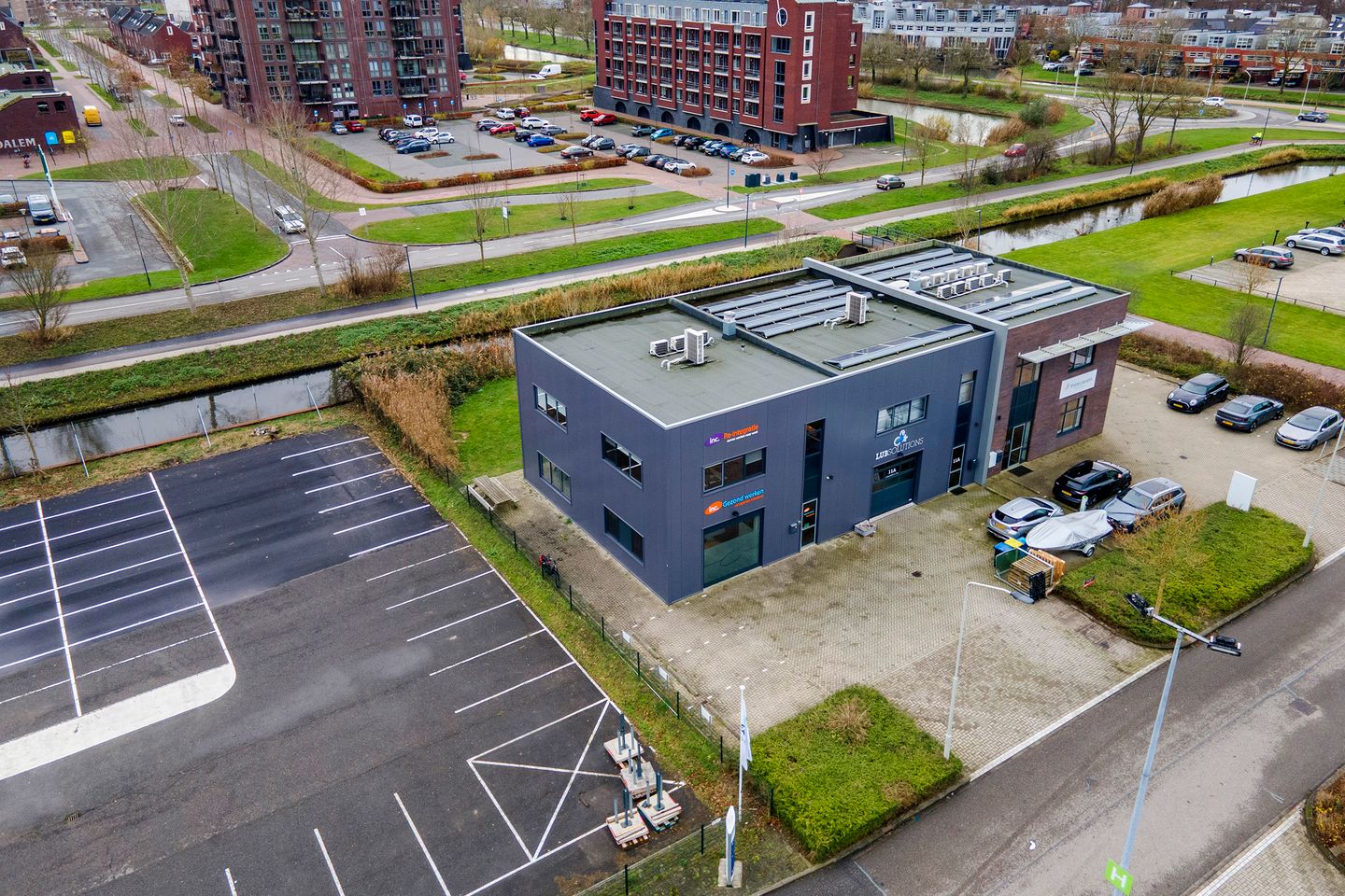 View photo 3 of Einsteinstraat 11