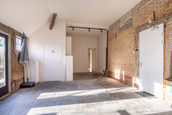 Photo 81 of Rijksweg 4-B