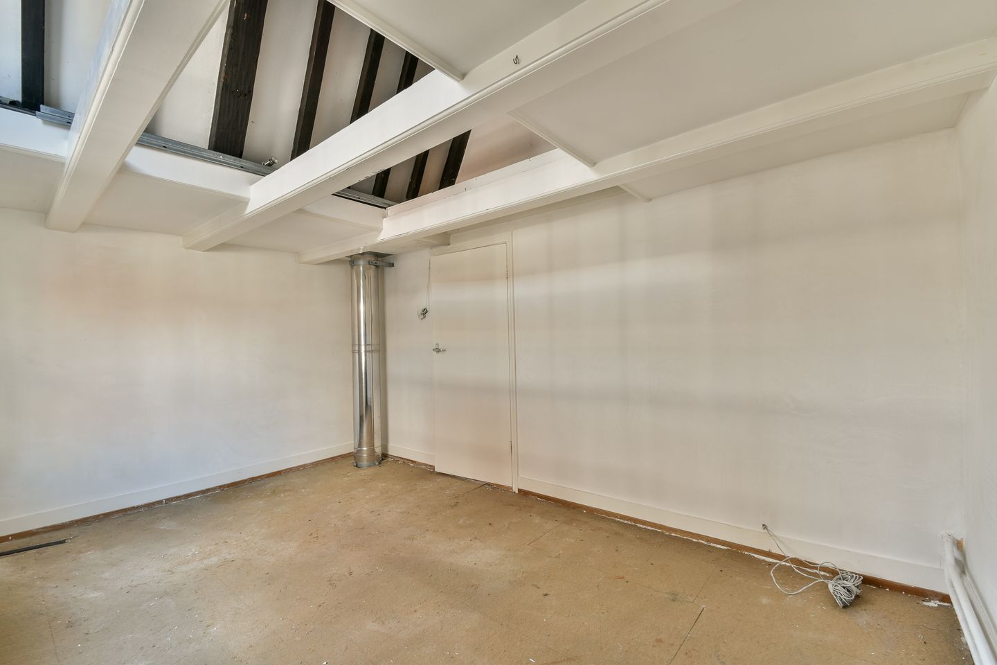 Photo 20 of Voetboogstraat 12-1