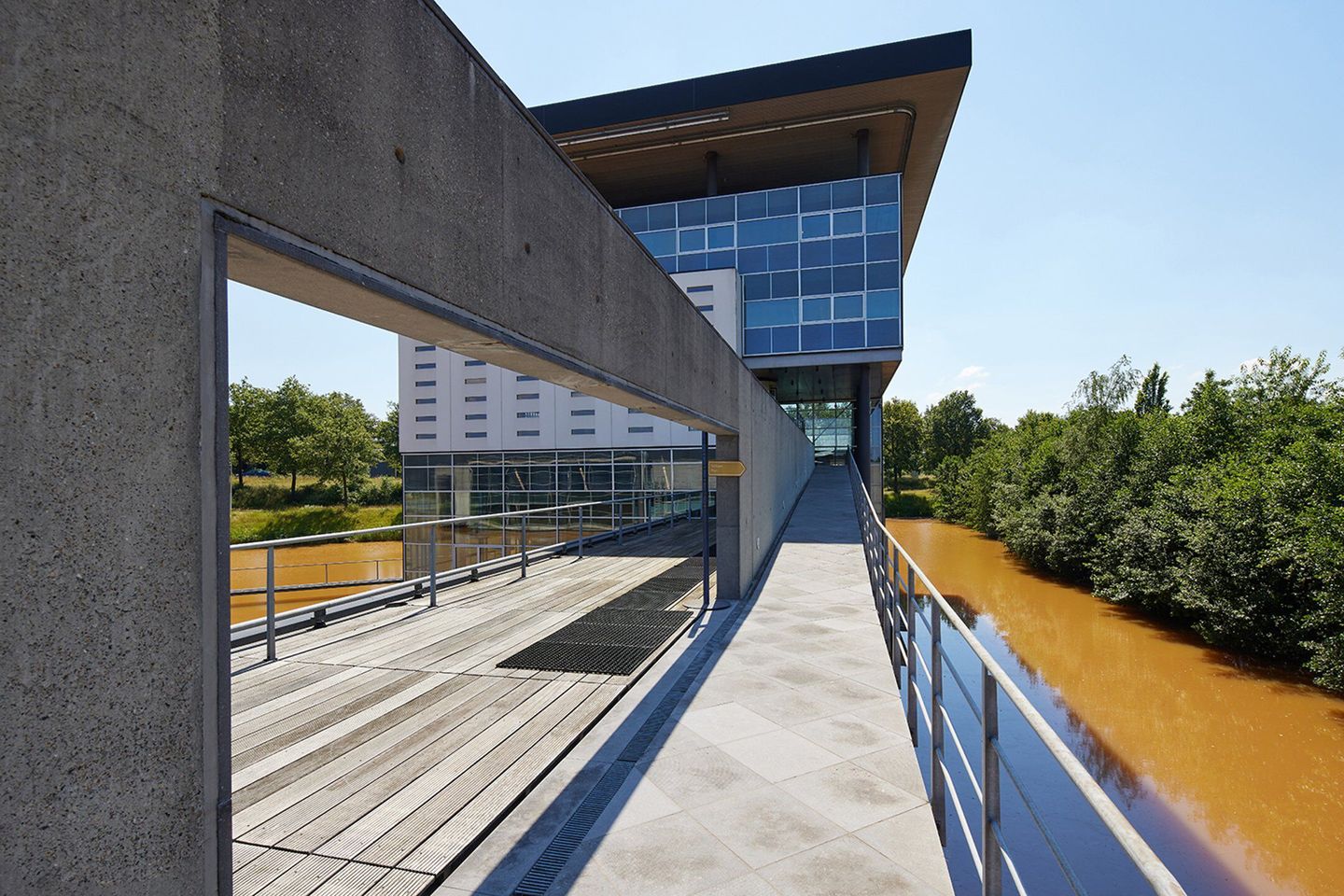 View photo 2 of Rosa Castellanosstraat 1